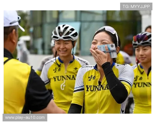 公路自行车女子个人赛李思颖夺冠，44人成绩相同终点冲刺定胜负